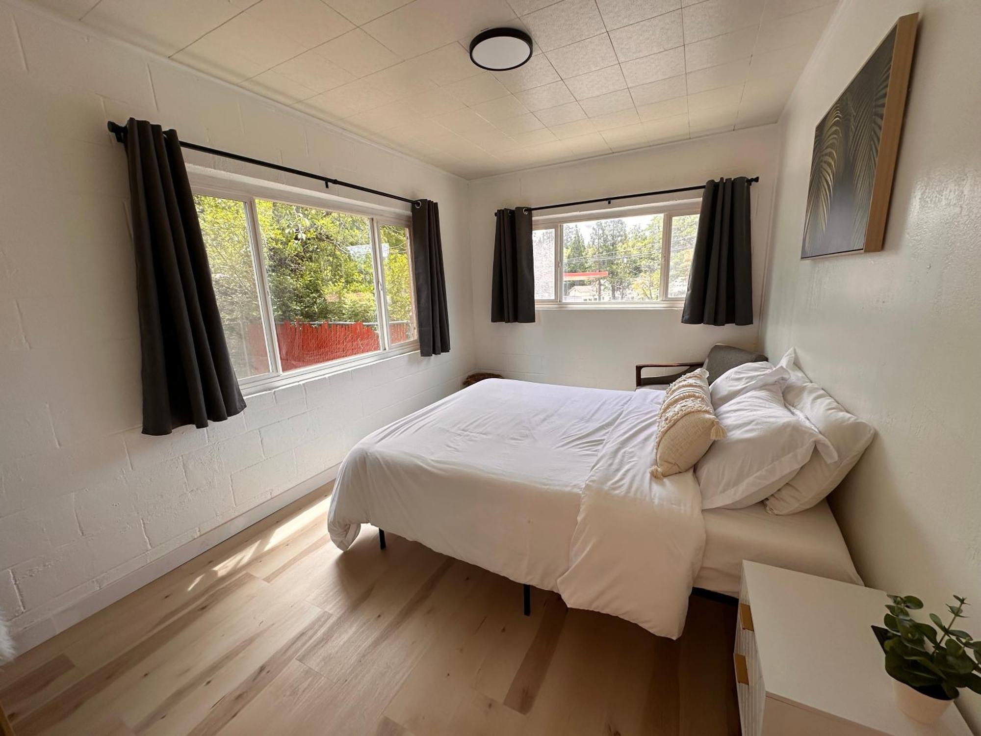 The At Motel 2*