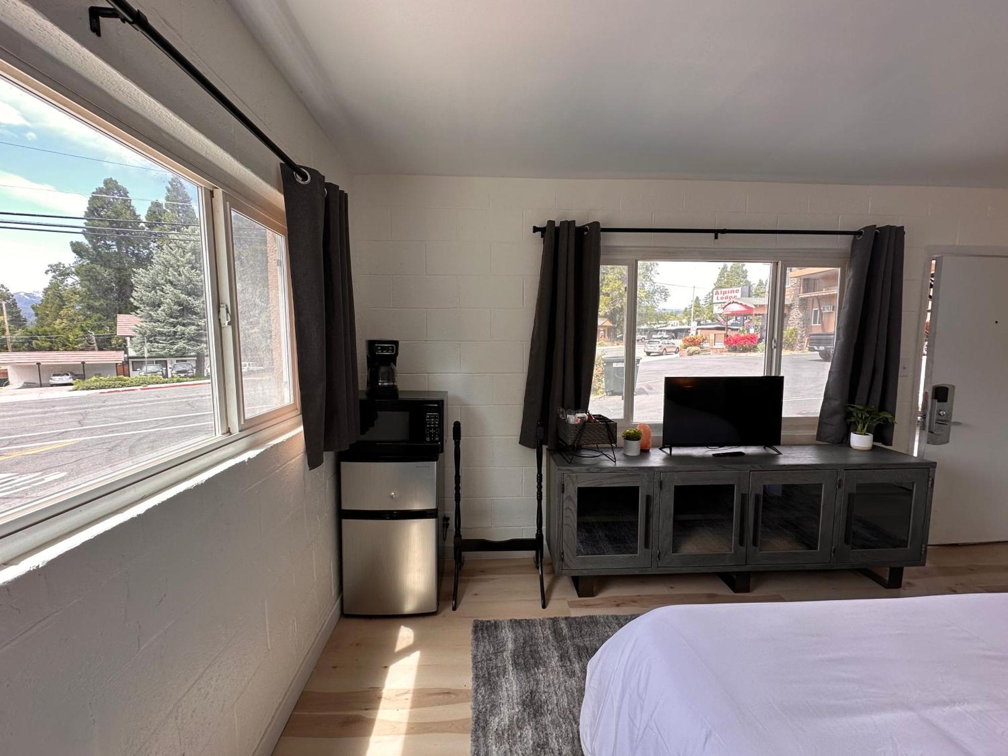 Motel The At