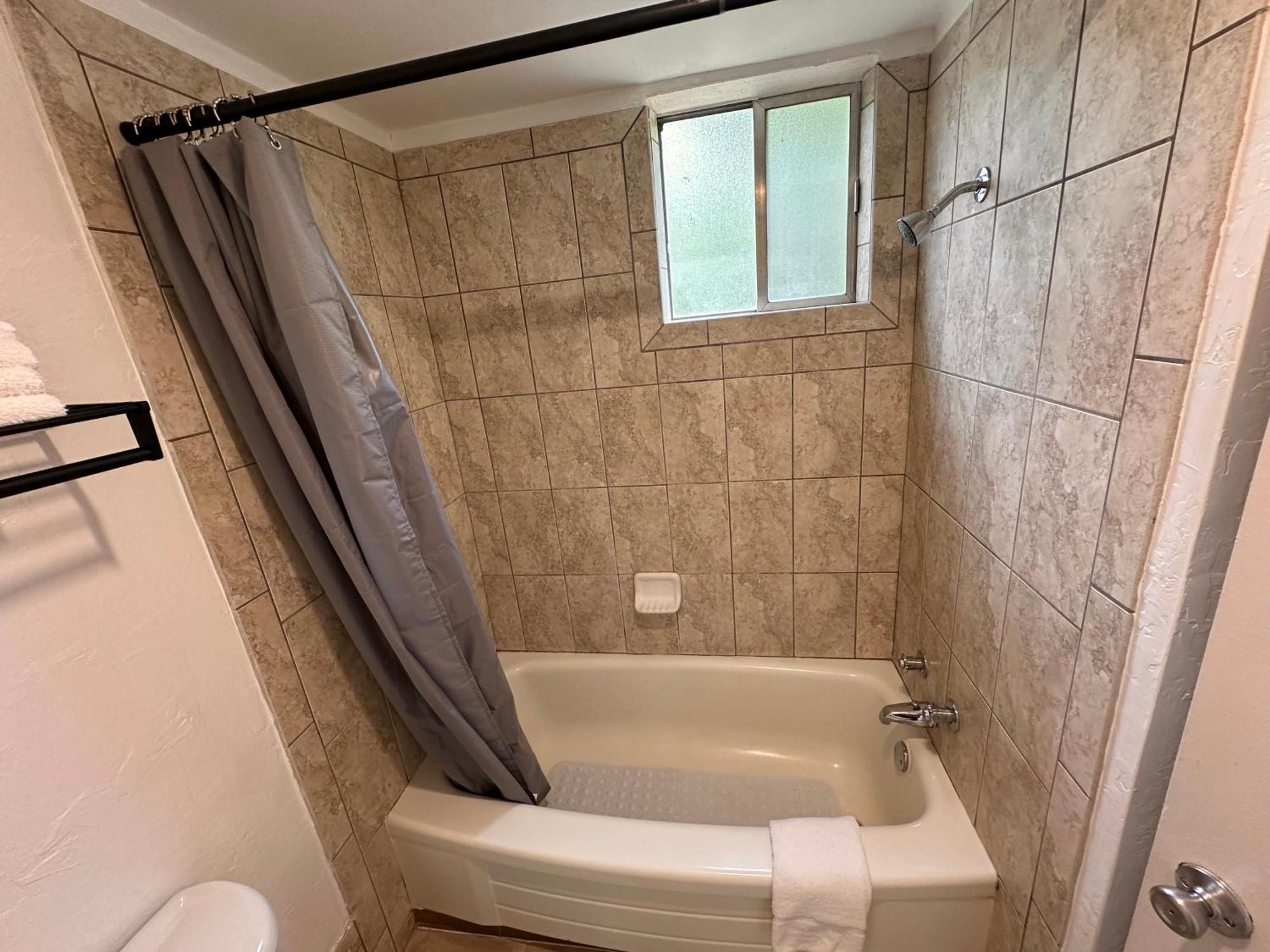 Motel The At 2*